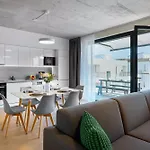 شقة فندقية Downtown Andel 4*