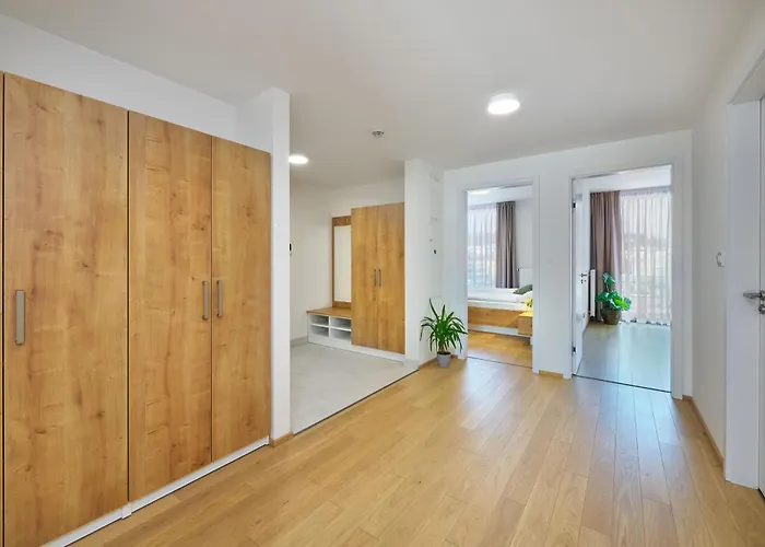 Aparthotel Downtown Andel 4*