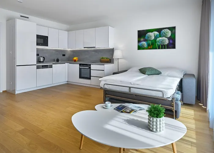 Downtown Andel Aparthotel 4*