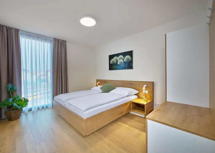 Downtown Andel Ξενοδοχείο με διαμερίσματα 4*