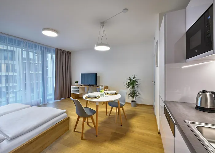 Ξενοδοχείο με διαμερίσματα Downtown Andel 4*