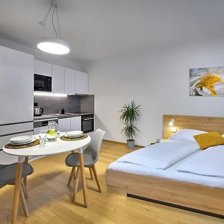 Downtown Andel Aparthotel