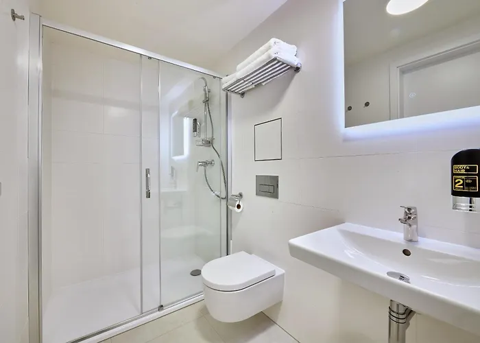 Downtown Andel Apartmanhotel 4*